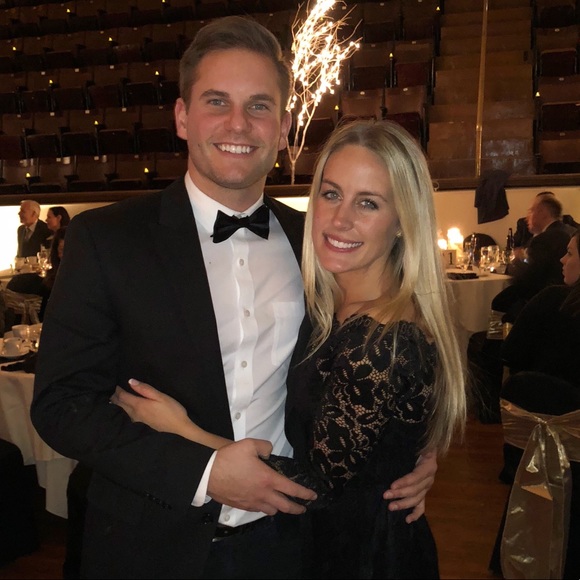 Meet your Posher, Megan - Picture 2 of 7